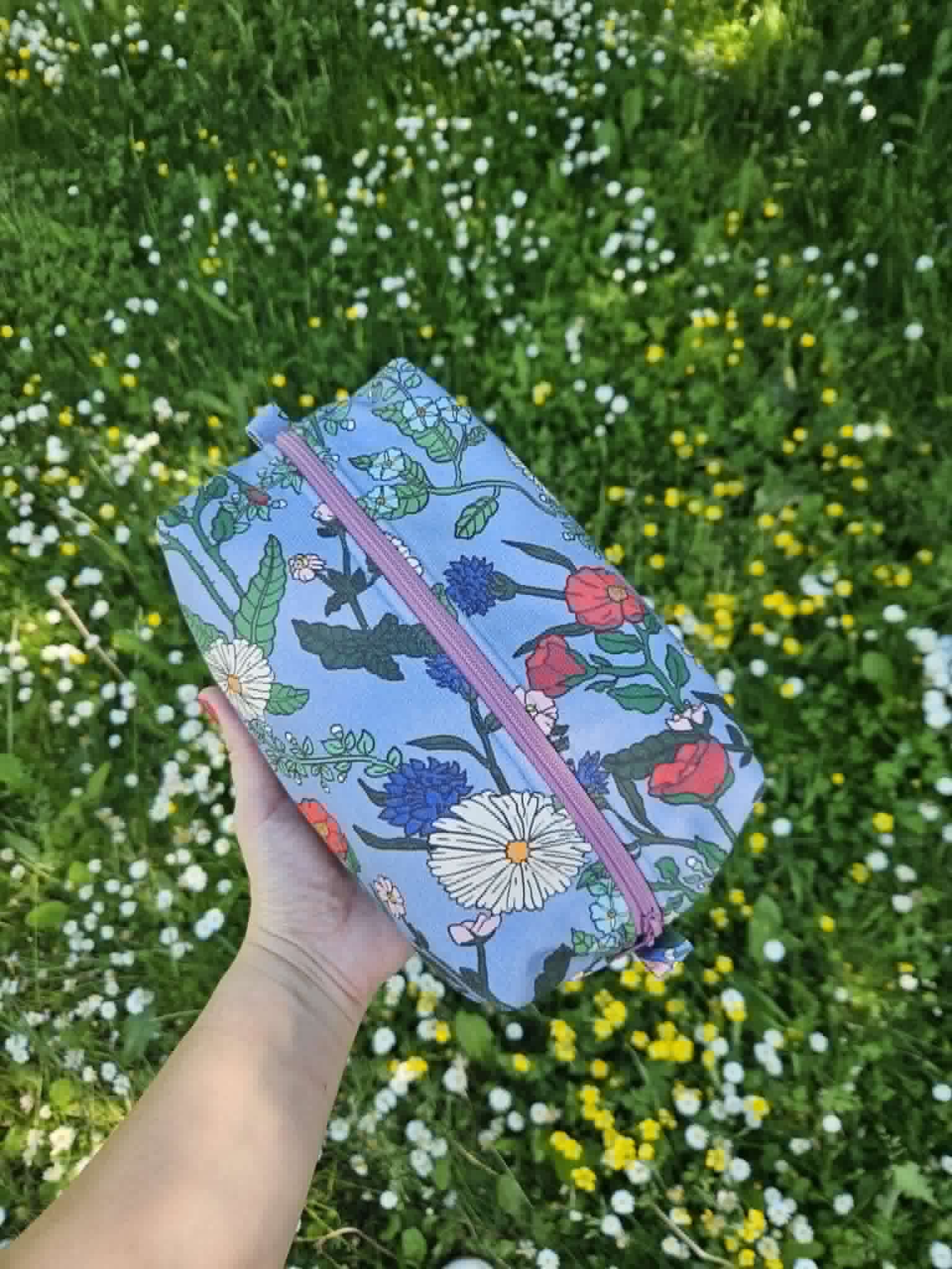 Necessär blommor blå